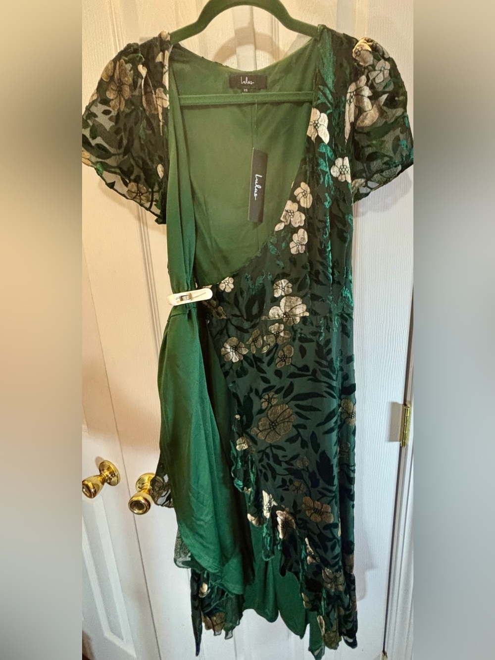 Lulus NWT Women’s Emerald Green Floral Velvet Burnout Wrap Midi Size XS or M - Picture 7 of 13
